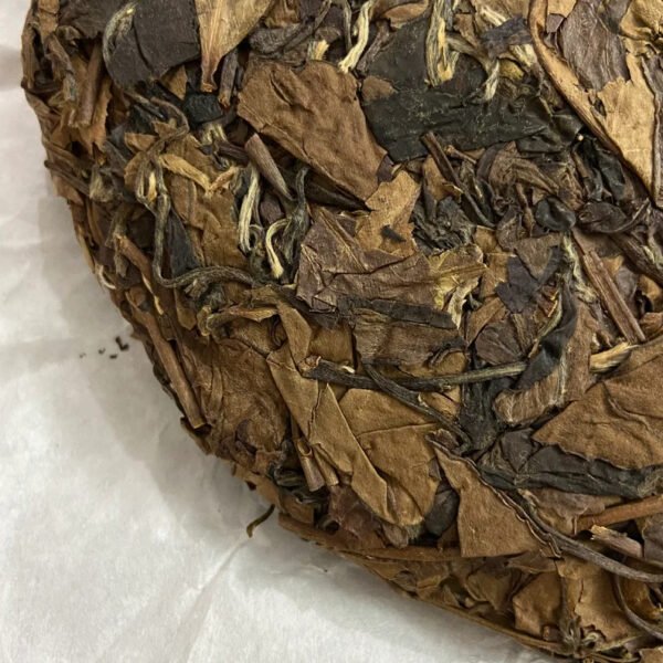 Lao Bai Cha - Shou Mei (Aged White Tea - Shou Mei ) Cake 357g, Fuding Bai Cha, Fujian Province. China Tea, Chinese Tea - Image 2